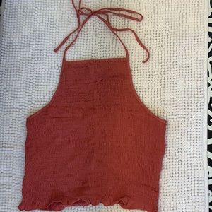 maroon/ pink tanktop/ little cropped